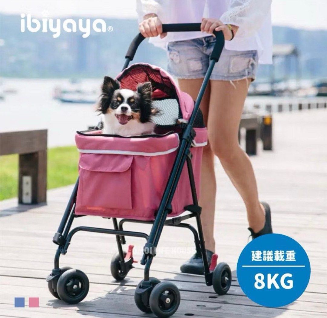 由 tinachang2088 (刊登 ID 1370368004，圖片 1) 提交，位於 新北市 (New Taipei) 的 Ibiyaya-心機寵物小車(原廠公司貨)可放機車腳踏板 (類別：寵物及其他)，說明：寵物展購入 僅用過一次 附全新雨套 【尺寸規格】 建議載重 8kg 淨重 4.2kg 座艙 L38 W31H43 （cm） 展開 L57 W44 H94 (cm) 收納後 L44 W31 H80 （cm）。