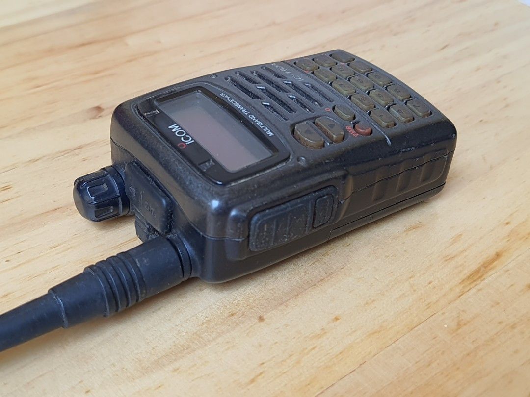ICOM IC-T90A MULTIBAND TRANSCEIVER アイコム トランシーバー