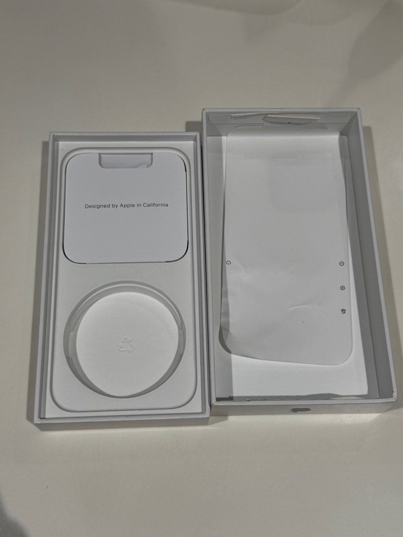 Apple iPhone 14 Pro box Smartphone (Category: iPhone 14 Series) located in San Juan City. Submitted by oliveoilandbalsamic (Listing ID 1370382680, Image 3). Description: .