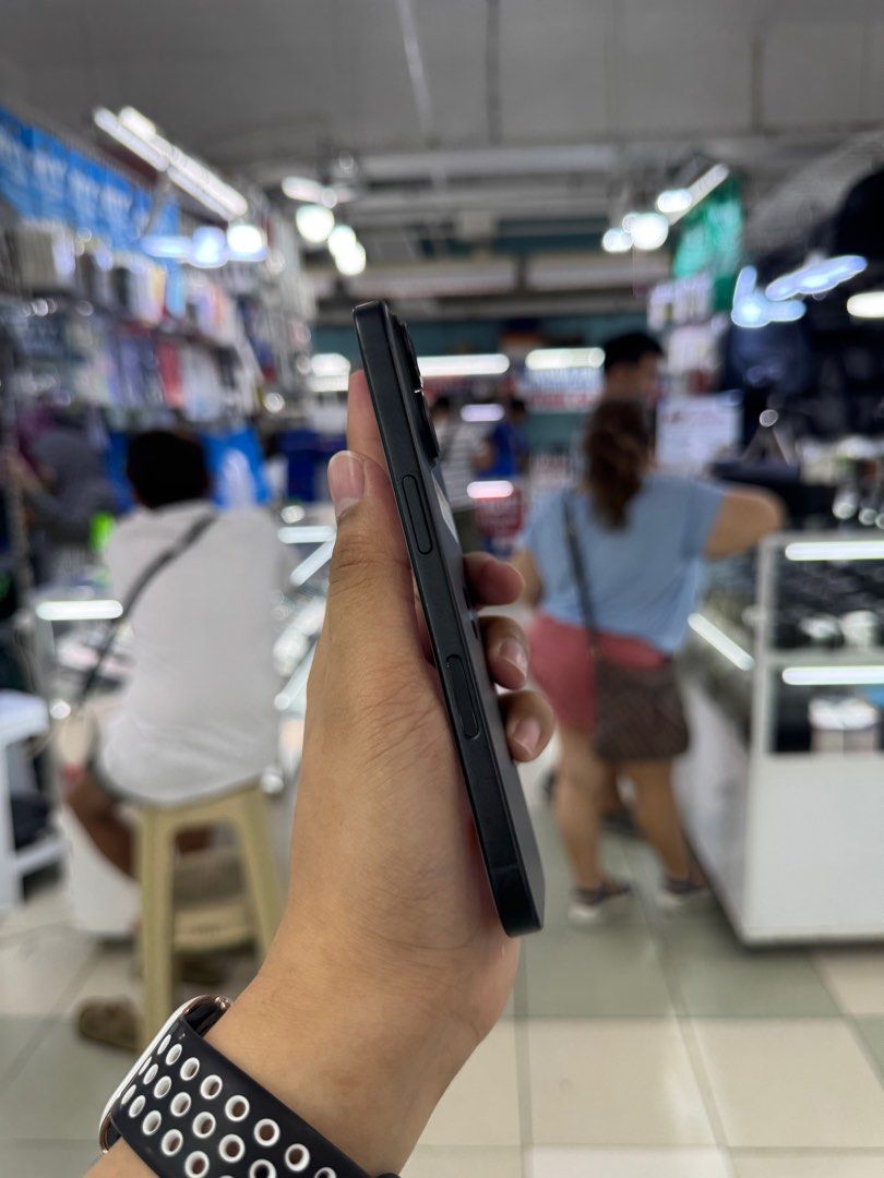 iPhone 16 128GB Factory Unlock No Issue Secondhand (Category: iPhone 16 Series) located in Pasig City. Submitted by FarAndRayShop (Listing ID 1370298192, Image 3). Description: OPEN FOR SWAP/SELLING/BUYING (RFS: Buy and Sell) Price: 38,499 iPhone 16 128GB •FACTORY UNLOCK •NO HIDDEN ISSUES •TEST TO SAWA •Authentic Phone Physical store in Greenhills Shopping Center XC-07 Stall Number Look For Rayray Or Anika NO CASH INSTALLMENT We are open also for