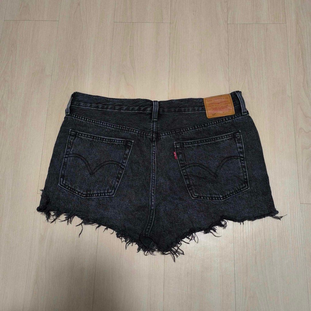 Levis 501 high-waist shorts (Category: Shorts) located in Las Pinas. Submitted by latresor (Listing ID 1370374459, Image 3). Description: Original Levis High-waist shorts Fits 34-35.