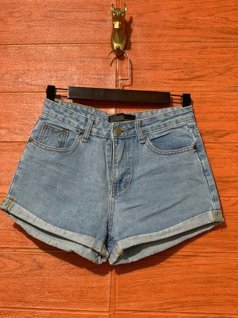 Light Blue Denim High Waist Shorts (Category: Shorts) located in Quezon City. Submitted by ambroseeeeee (Listing ID 1370249747, Image 1). Description: 📌 Size: Waist 26 / Length 11 📌 Condition: 9/10 Lightly Used 📍 Bagong Pagasa, Quezon City Landmark: SM North Edsa 🚚 Lalamove / J&T 💰 Gcash / BDO DM me for more info .