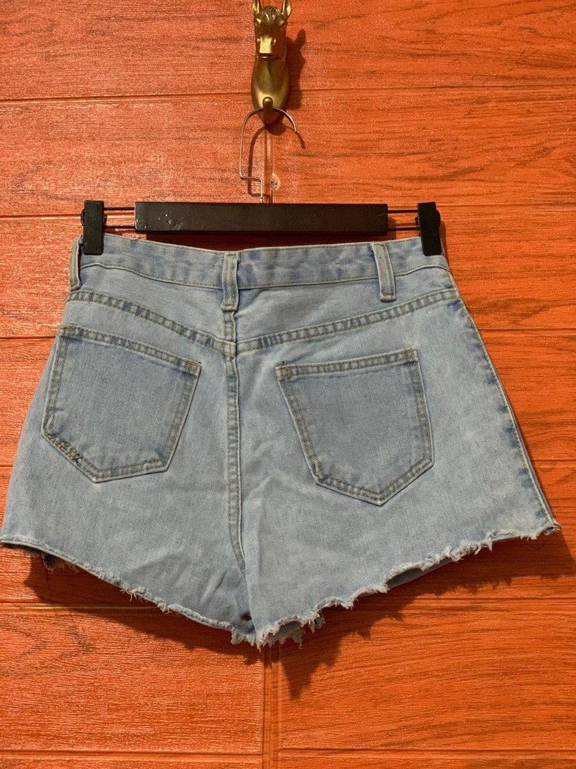 Light Blue Denim Hight Waist Shorts (Category: Shorts) located in Quezon City. Submitted by ambroseeeeee (Listing ID 1370250144, Image 2). Description: 📌 Size: Waist 27 / Length 11 📌 Condition: 9/10 Lightly Used 📍 Bagong Pagasa, Quezon City Landmark: SM North Edsa 🚚 Lalamove / J&T 💰 Gcash / BDO DM me for more info .
