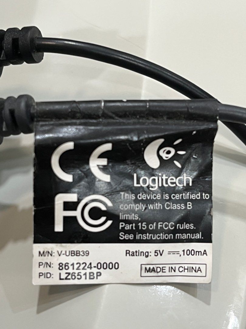 Logitech web camera (Category: Webcams) located in Singapore. Submitted by summervespa (Listing ID 1370376731, Image 3). Description: Minor exposed wire.