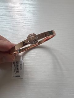 （分類：）位於 。 由 allaboutaccessories 提交（商品編號 1370306893，圖片 1）。簡介： 。