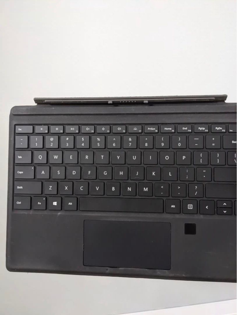 Microsoft Surface Pro 7 (Category: Laptops & Notebooks) located in Singapore. Submitted by scent_seine (Listing ID 1370284021, Image 2). Description: Microsoft Surface Pro 7 i5 8GB RAM 128GB storage Quad-core 10th Gen Intel® Core™ i5-1035G4 Processor + official keyboard with fingerprint reader + pen (not official, costs $70+) + box + charger + matte screen protector already pasted Warranty expired in 2023. Well taken care of, only used to do some