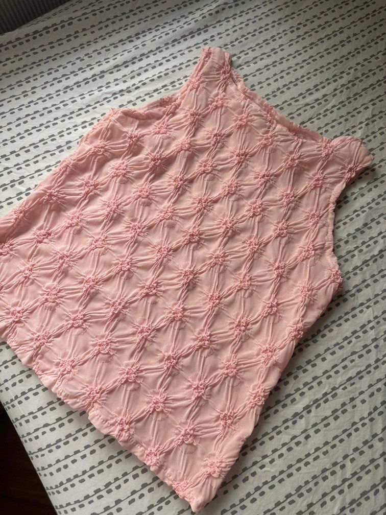 Pink Sleeveless Top (Category: Sleeveless) located in Quezon City. Submitted by hanas.declutter (Listing ID 1370306850, Image 2). Description: - NO LOWBALLING - Last pic is for reference; has same cut - A bit see through; perfect for the beach or with nude stickies - Never used - XS-Small.