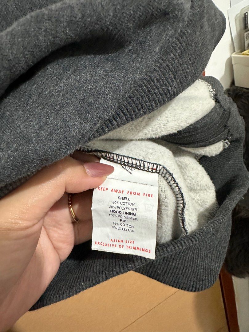 Puma Jacket (Category: Coats, Jackets and Outerwear) located in Gapan. Submitted by chopper07 (Listing ID 1370371175, Image 3). Description: Size: Small-med.