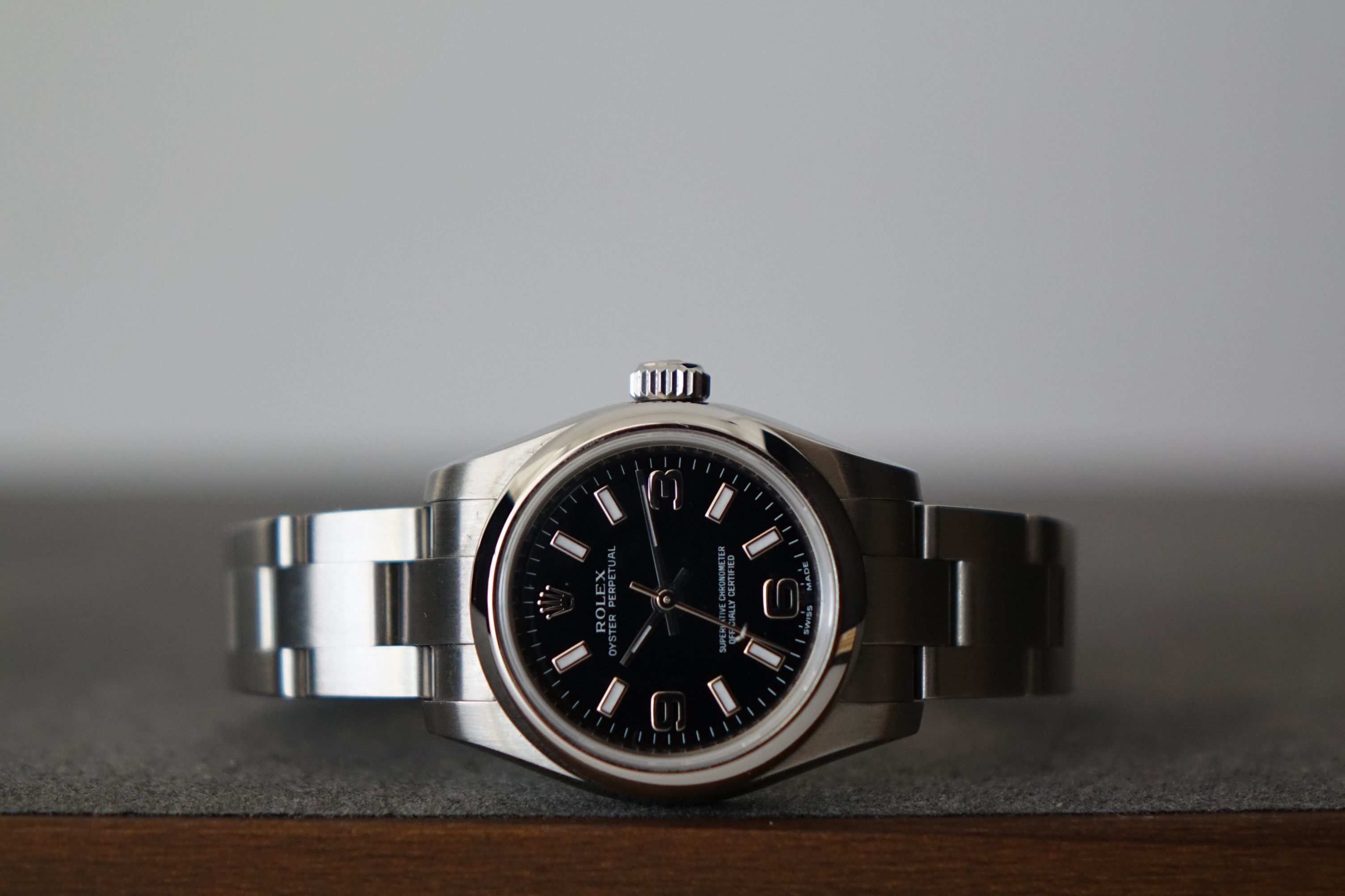 Rolex OP 176200 black 369 full set (Category: Watches) located in Singapore. Submitted by wristime (Listing ID 1370351533, Image 2). Description: Join our tele channel for the latest updates and exclusive deals! t.me/wristime Rolex Oyster Perpetual 176200 with the rare and sought-after black 3-6-9 dial. This elegant 26mm stainless steel watch features luminous Arabic numerals at 3, 6, and 9 o’clock, a smooth bezel, and a classic Oyster bracelet. 