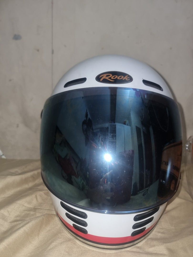 Rook Classic Helmet M: 57-58 (Category: Helmets and other Riding Gears) located in Manila. Submitted by rm_032 (Listing ID 1370341926, Image 2). Description: RFS: Sa sister ko to, binenta na nila motor nila. Pinapabenta sakin coz di na needed..