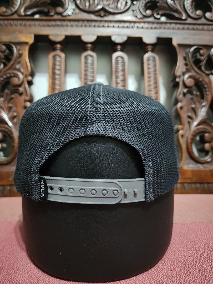 RVCA Embroid Logo Snapback Adult (Category: Caps & Hats) located in Meycauayan. Submitted by MP_Shop (Listing ID 1370280412, Image 2). Description: RVCA Snapback Cap Color rate 9/10 400 + Shipping Fee Need wash Shipping: J&T Payment: Gcash Loc: Meycauayan Bulacan.