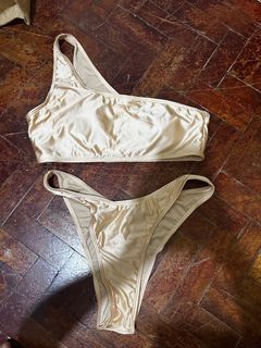 (Category: ) located in . Submitted by petitemae (Listing ID 1370386880, Image 1). Description: .