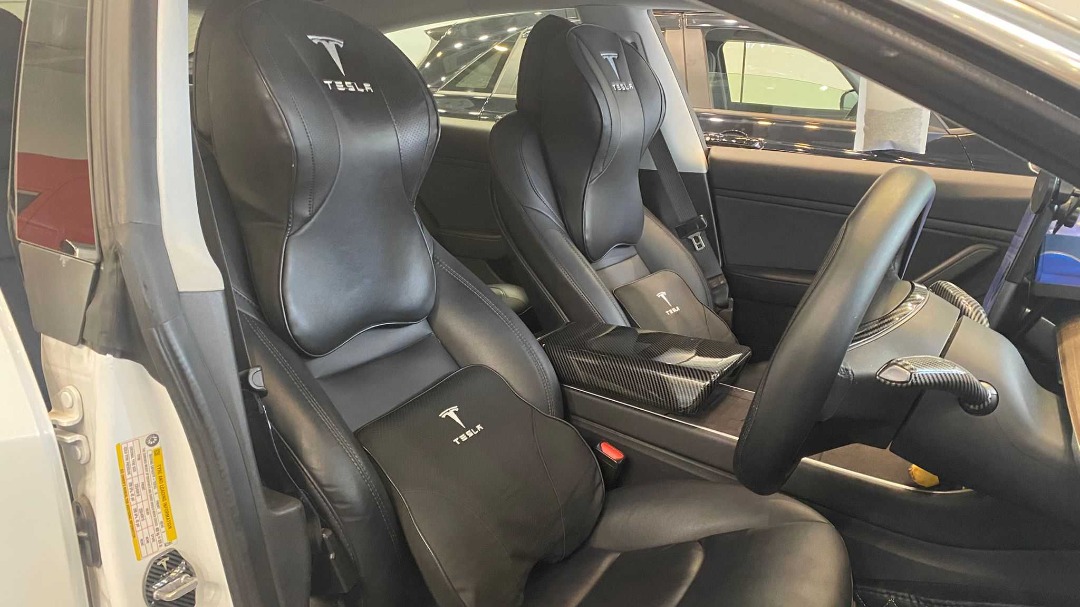 Tesla  MODEL 3 SR PLUS Auto498285526605506568