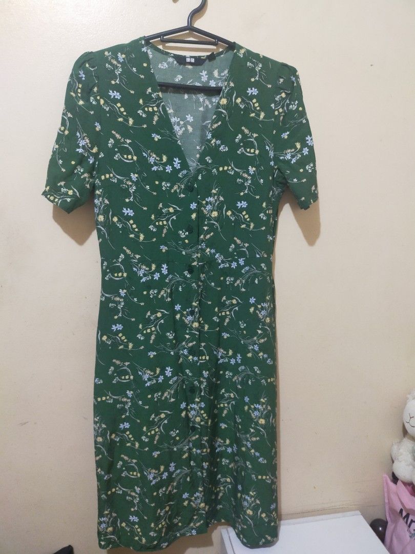 Uniqlo button down dress (Category: Dresses) located in Cavite. Submitted by jaycel79 (Listing ID 1370362658, Image 1). Description: .