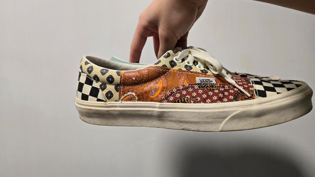 Vans Tiger Patchwork （分類：波鞋）位於 Hong Kong。 由 lockon2 提交（商品編號 1370429616，圖片 5）。簡介： 幾乎全新，少著 有興趣可pm問多d相 送膠盒。
