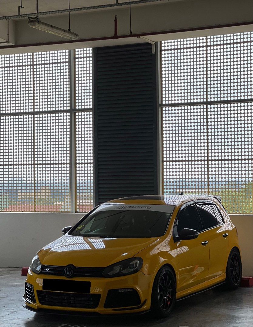 Volkswagen Golf R 2.0 DSG 5dr (A) (Category: Used Cars) located in Singapore. Submitted by winstonredlong666 (Listing ID 1367658964, Image 1). Description: No consignment unless you got ready buyer. Car is well maintained. DM to know more. CE28 Club Racer Black Edition. Alcon Car98 BBK. XYZ Top Sport Coilover. PS5 Tyre. Flow design body kit. PM for mod list or viewing. Plate number will be retained..