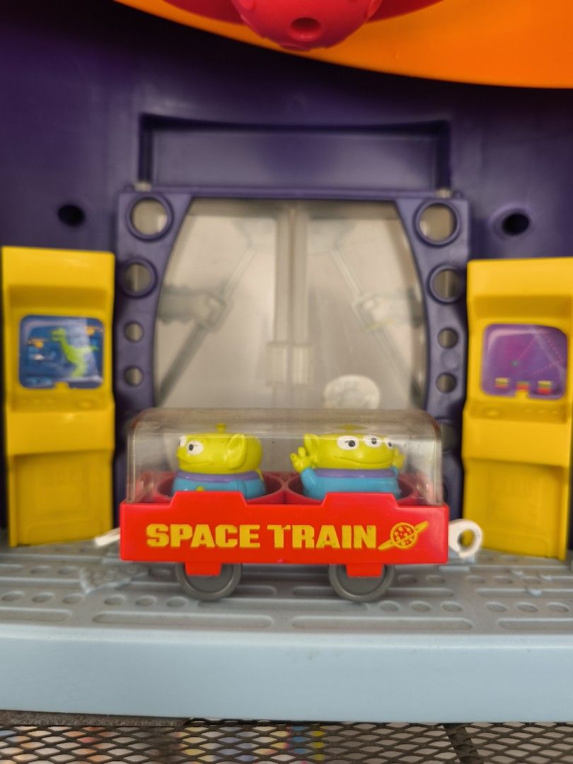 Alien Toy Story Space Train, Toys & Collectibles, Mainan di Carousell