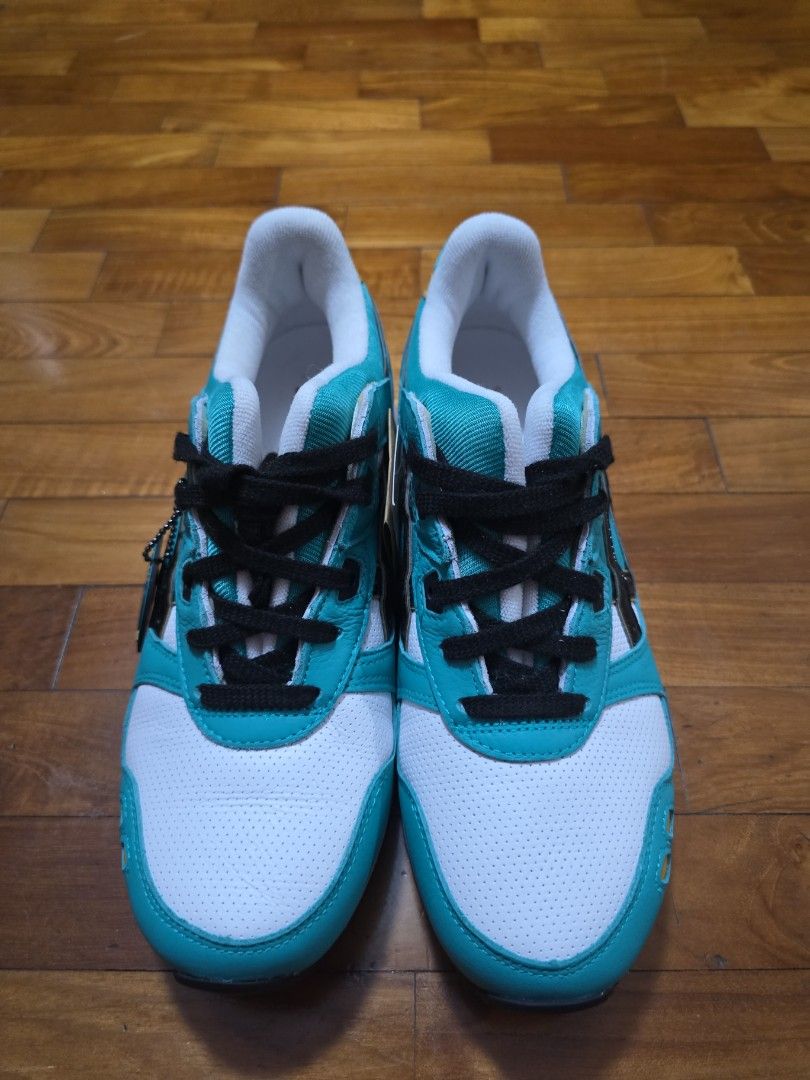 Asics Gel Lyte 3 Daruma "Baltic Jewel" (Category: Sneakers) located in Singapore. Submitted by brianfarith (Listing ID 1370533298, Image 3). Description: Impulse buy, still come with tags. Never worm before. rfs: clearing my shoes :))) Sizing runs a little big. Shoes are stated US8.5, I normally use US8, this fits me perfectly..