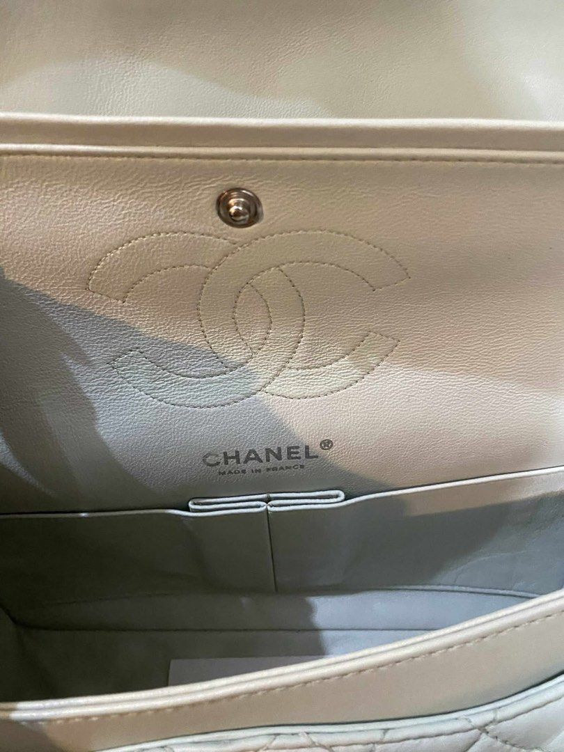 Authentic Chanel Medium Double Flap mint green (Category: Luxury Bags & Wallets) located in Quezon City. Submitted by jhaediah (Listing ID 1370611435, Image 2). Description: Medium Double Flap mint green With holo series 12 Prov. Dustbag only code : 59.