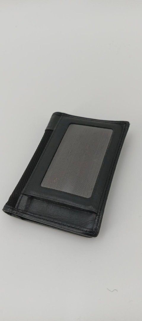 Authentic Tumi Cardholder (Category: Luxury Bags & Wallets) located in Itogon. Submitted by designerluxeshop (Listing ID 1369112946, Image 3). Description: pre-owned Tumi cardholder, 💯% guaranteed original, in good condition, shipping is free, message me if interested, ready for delivery.