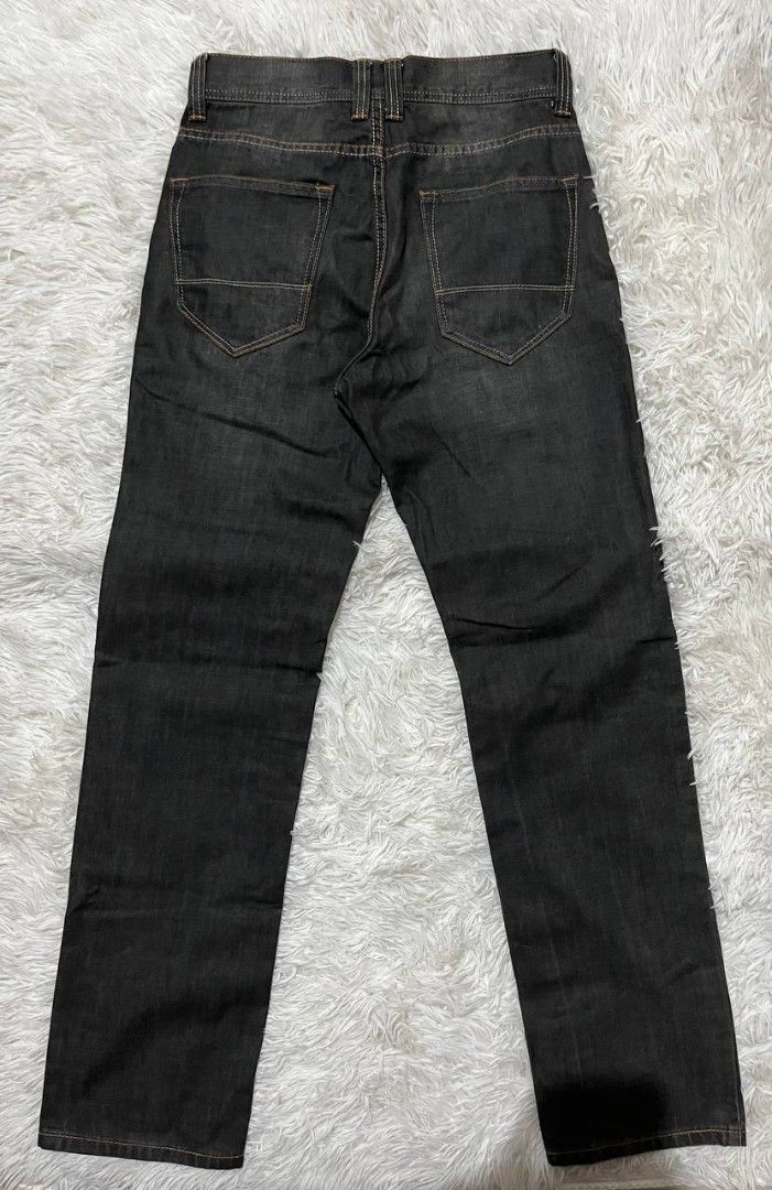 Baleno Retro Pants Straight Cut (Category: Jeans) located in Iloilo. Submitted by thrifted_jn (Listing ID 1370592699, Image 3). Description: Baleno Retro Pants Dimes: L-41 W-28-29 L.O-8 Issue:NO ISSUE (Needs wash) Color rate:9.5/10 Condition:EXCELLENT M:650+sf.
