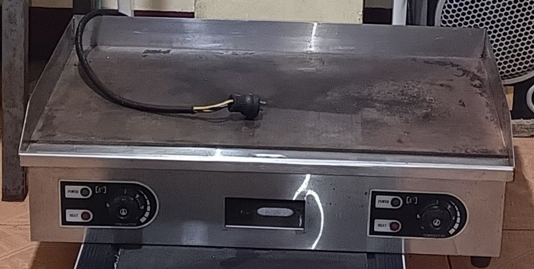 Commercial heavy duty griddle (Category: Cookware & Accessories) located in Manila. Submitted by rhoze76 (Listing ID 1370507214, Image 2). Description: wala lang sigang oil filter sa gitna nawala sahuran nyo nalng khit ano kau nangawa paraan. mahal brandnew nyan. fix price super mura na yan.
