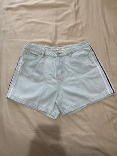 (Category: ) located in . Submitted by seajeily (Listing ID 1370474753, Image 1). Description: .