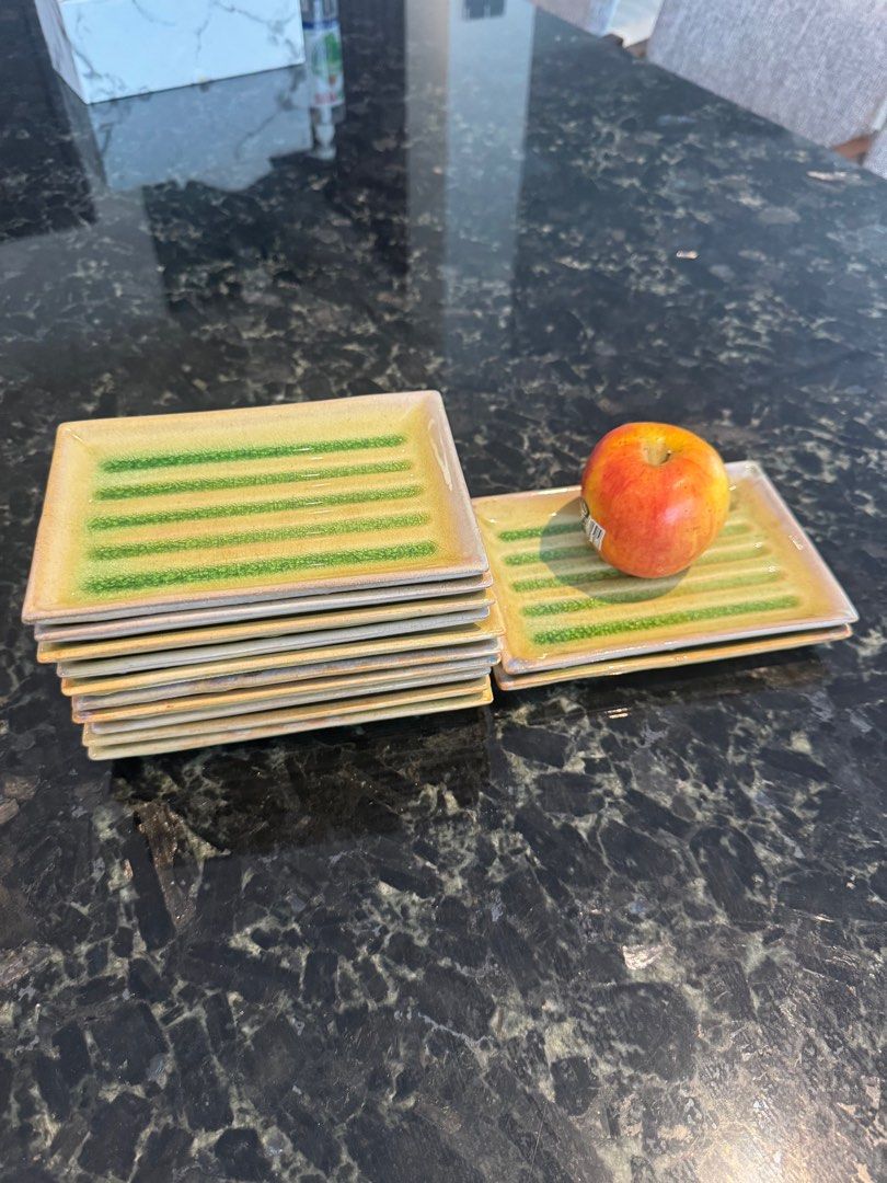 Dessert plates 12 to sell together $1 each