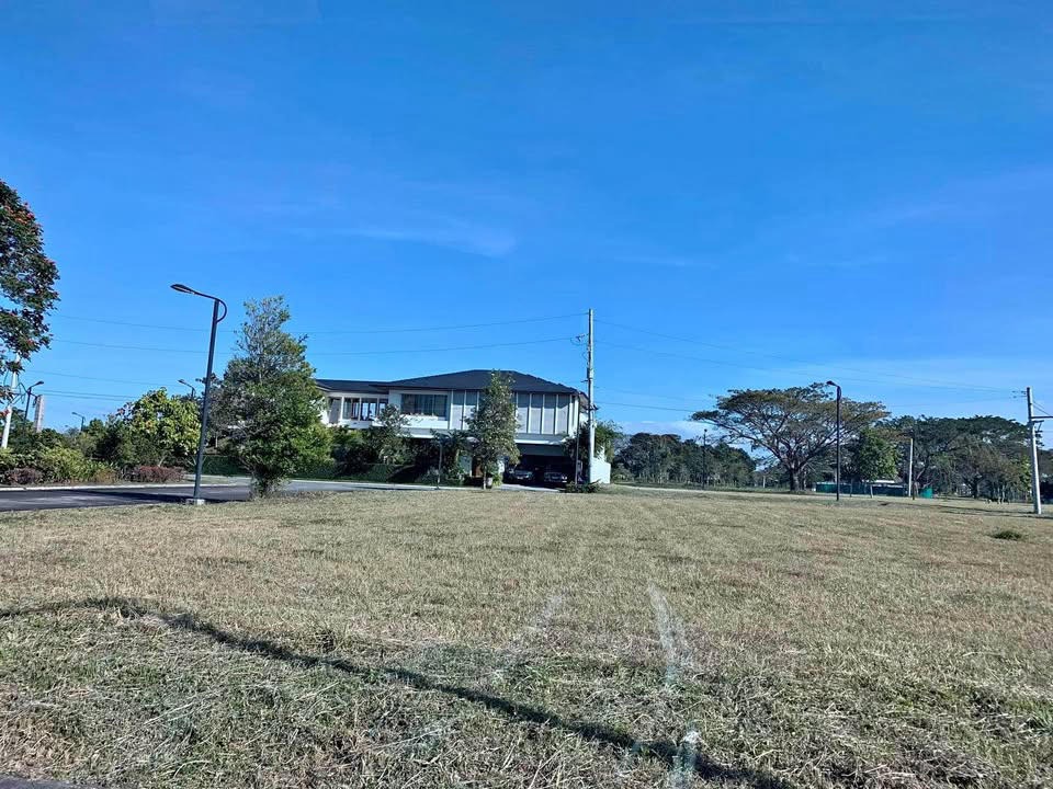 (Category: ) located in . Submitted by REMAXCapital (Listing ID 1370477289, Image 1). Description: .