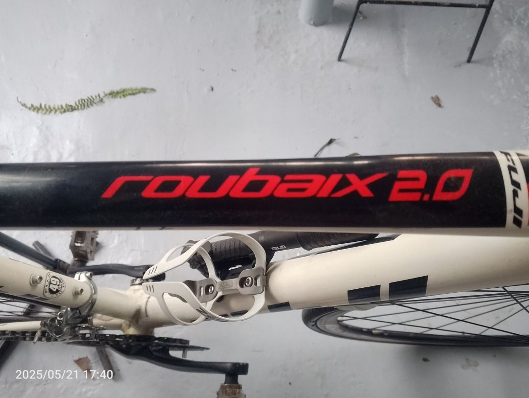 FUJI Roubaix 2.0 Road Bike (Category: Bicycles) located in Quezon City. Submitted by momglai (Listing ID 1370477332, Image 3). Description: FUJI Roubaix 2.0 Road Bike Well maintained. Kindly see posted pictures for reference. RFS: No time for biking. .
