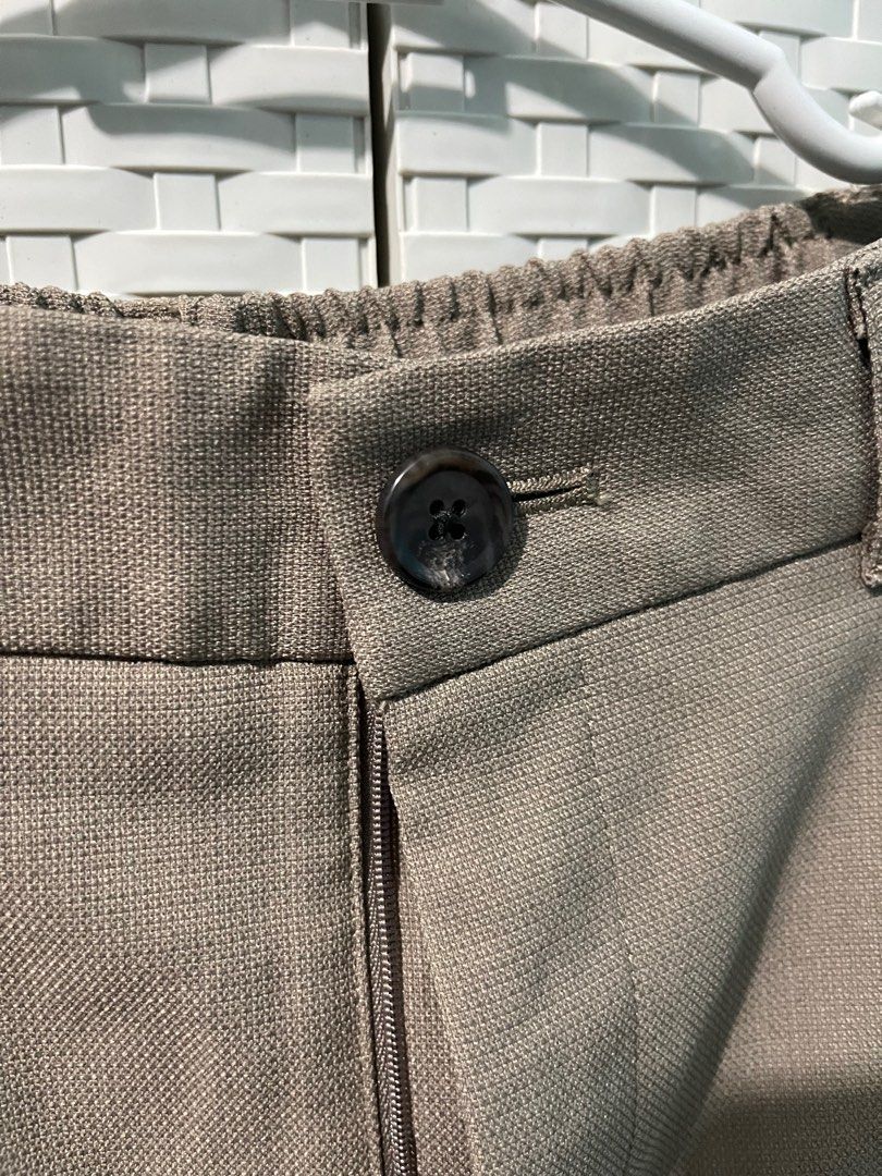 GU Long Khaki Shorts (Category: Other Bottoms) located in Mariveles. Submitted by teppeyback (Listing ID 1370581029, Image 2). Description: Worn once, bought from GU HK. Nice comfortable material. Large size, fits til 29in. Rfs: declutterring Location: Bataan Payment options: BDO & Maya Shipping: shouldered by buyer .