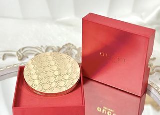 (Category: ) located in . Submitted by buysellcloset (Listing ID 1370575121, Image 1). Description: .
