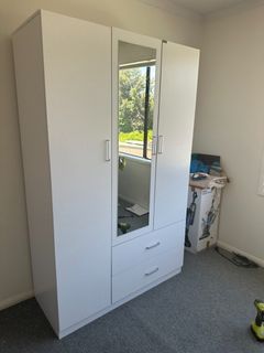 (Category: ) located in . Submitted by priceworthfurniture (Listing ID 1370440673, Image 1). Description: .