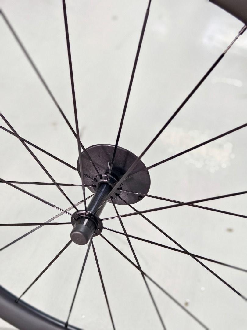 <In-Stock>SuperTeam Classic Series R25-50 Carbon Wheelset RIM Brake (Category: Parts & Accessories) located in Singapore. Submitted by labo.garage (Listing ID 1168367061, Image 3). Description: <In-Stock>SuperTeam Classic Series R25-50 Carbon Wheelset RIM Brake Brand New Carbon Rim Brake Clincher/Tubeless Wheelset Depth 50mm, Width 25mm Aero Flat Spokes, Loud Hub For SHIMANO 9-12 speed / SRAM 10-11 speed 3 Years Rim Warranty Contact Lewis📞979959