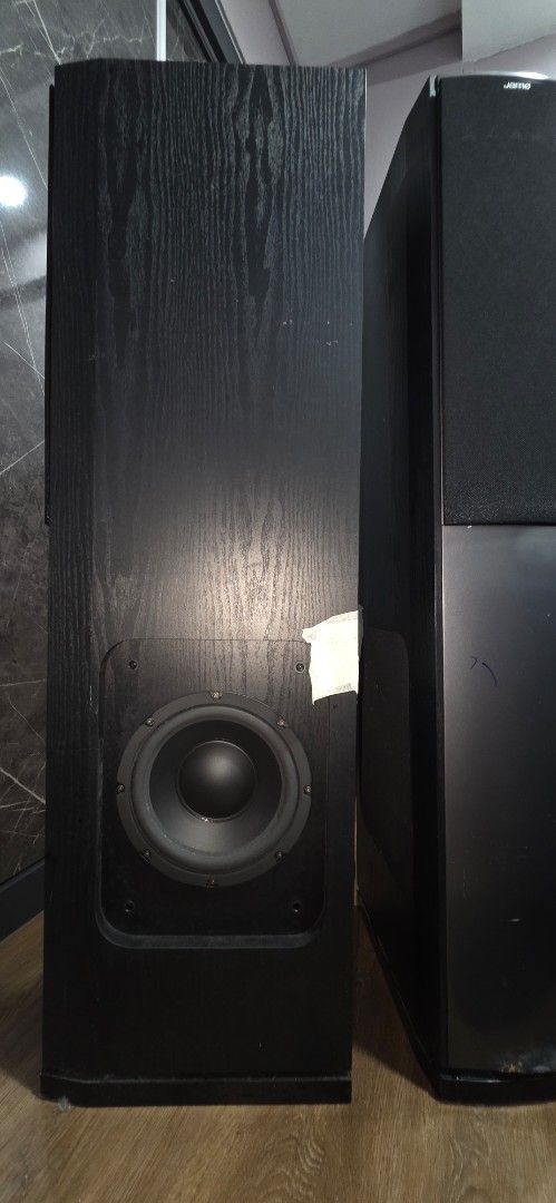 Jamo s606 4 ways standing speaker (Category: Soundbars, Speakers & Amplifiers) located in Singapore. Submitted by polocopoloco103 (Listing ID 1370535951, Image 2). Description: .