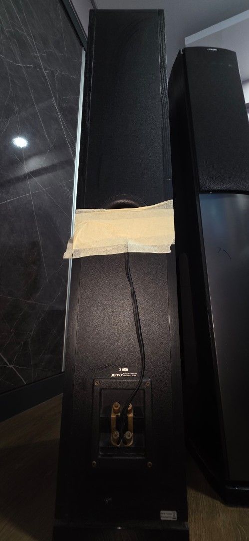 Jamo s606 4 ways standing speaker (Category: Soundbars, Speakers & Amplifiers) located in Singapore. Submitted by polocopoloco103 (Listing ID 1370535951, Image 3). Description: .