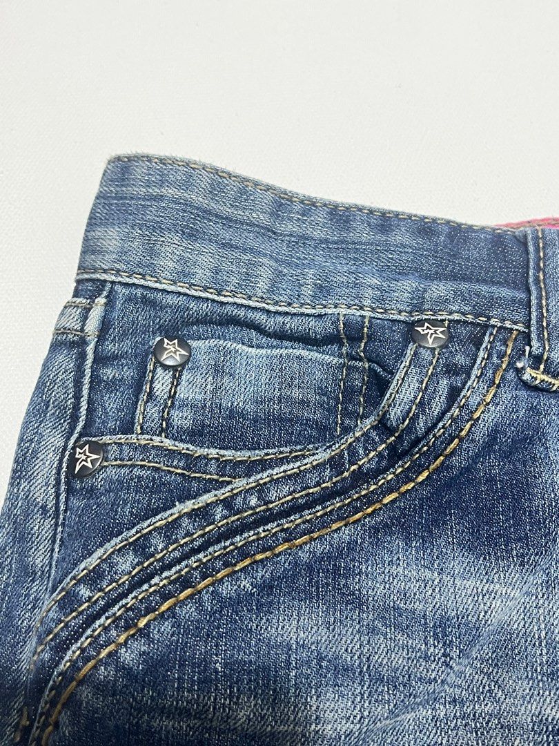 Jeansmith denim y2k Mini Skirt (Category: Skirts) located in Valenzuela. Submitted by seleng.things (Listing ID 1370503253, Image 3). Description: Jeansmith mini skirt Size 26-27 MOD - J&T Express MOP - GCash.