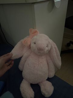 (Category: ) located in . Submitted by linnieieieie (Listing ID 1370440773, Image 1). Description: .