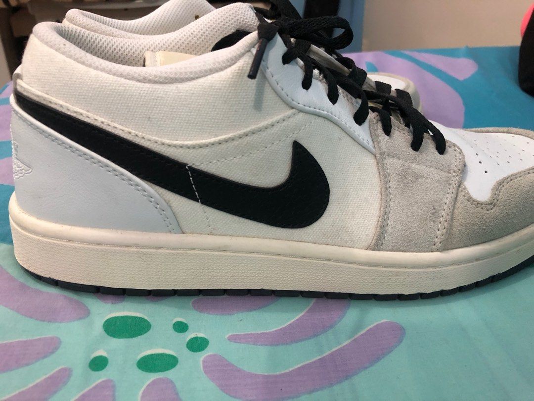 jordan shoes (Category: Sneakers) located in Binan City. Submitted by winds06 (Listing ID 1370484643, Image 3). Description: Selling my son's rubber shoes. this one is OEM. no damage at all. used once. rfs: decluttering .
