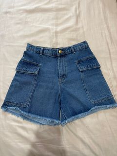 (Category: ) located in . Submitted by seajeily (Listing ID 1370475334, Image 1). Description: .