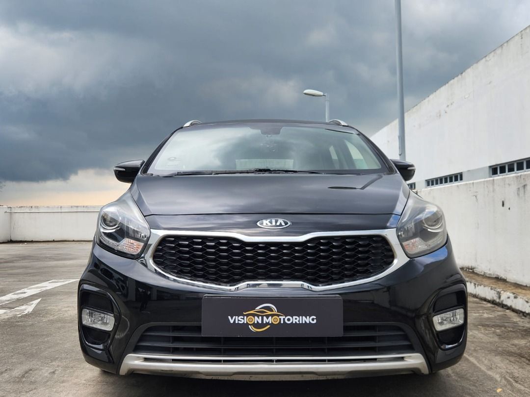 Kia CARENS 1.7 DCT DIESEL 5DR FWD Auto (Category: Used Cars) located in Singapore. Submitted by visionmotoringsg (Listing ID 1370497227, Image 1). Description: Spacious, efficient, and built for families — the 2018 Kia Carens 1.7 CRDi Diesel delivers a smooth drive with its punchy 1.7L turbocharged engine paired to a 7-speed dual-clutch (DCT) automatic transmission. Producing 139bhp and 340Nm of torque, it offers excellent fuel efficiency and res
