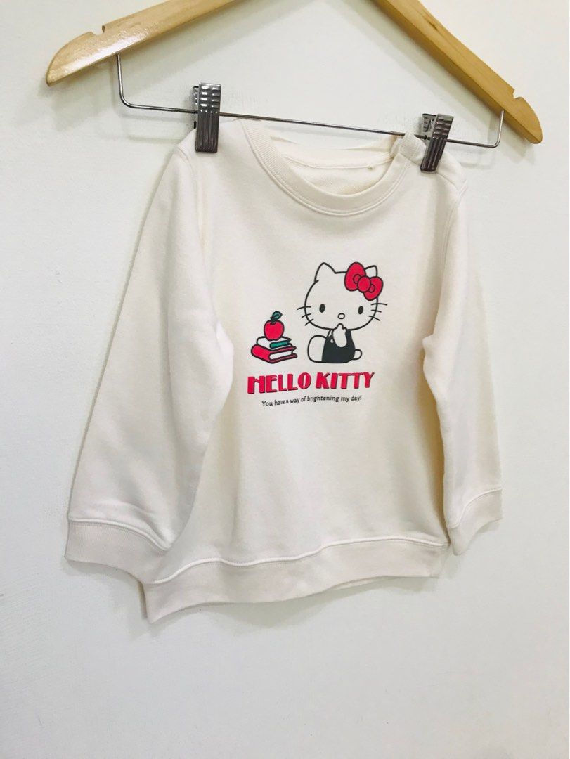 由 chun298471 (刊登 ID 1370523452，圖片 2) 提交，位於 台中市 (Taichung) 的 lativ Hello Kitty毛圈圓領衫 (類別：嬰兒及兒童流行時尚)，說明：僅穿一次 尺碼100。