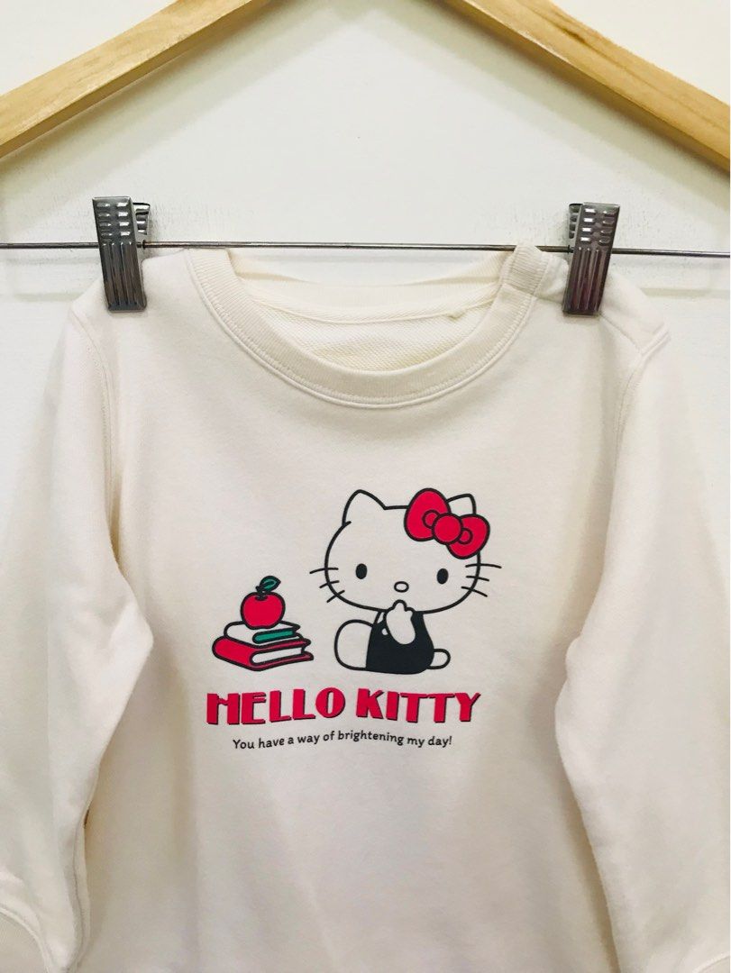 由 chun298471 (刊登 ID 1370523452，圖片 3) 提交，位於 台中市 (Taichung) 的 lativ Hello Kitty毛圈圓領衫 (類別：嬰兒及兒童流行時尚)，說明：僅穿一次 尺碼100。