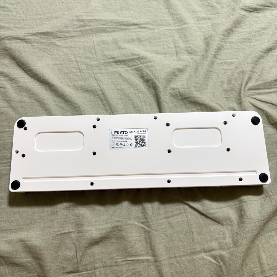 Lekato Mini Midi Keyboard (Category: Computer Keyboard) located in Bacoor. Submitted by nikkoscollection (Listing ID 1370499342, Image 2). Description: READ FIRST BAGO MESSAGE - brand new just tested - research about this first before messaging me FIRM price, got this for 1.4k rfs: my son got another keyboard Location: bacoor Can meet up near bacoor city hall only (main square or waltermart) Test to sawa If for shipping: buyer books rider, buyer 