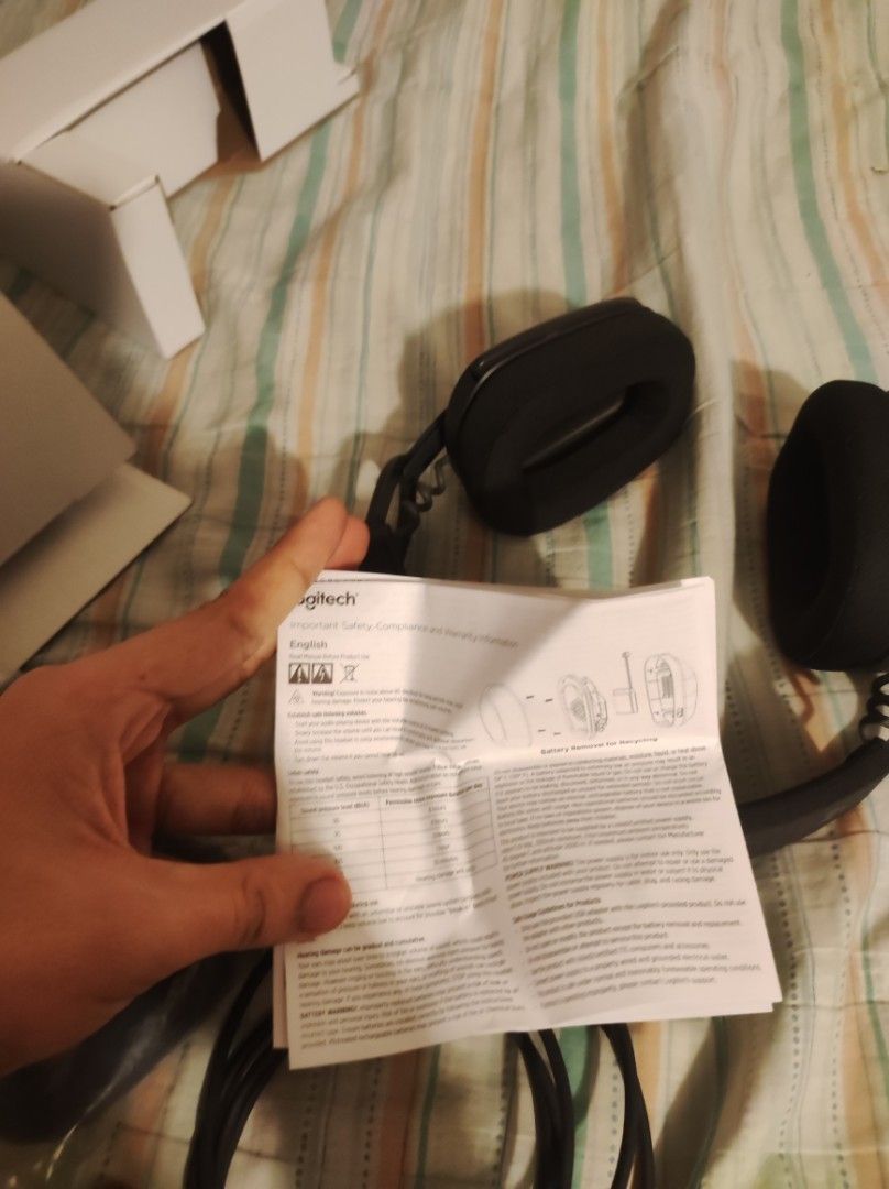 LOGITECH ZONE VIBE 100 (Category: Headphones & Headsets) located in Manila. Submitted by buttfingerer5000 (Listing ID 1370492169, Image 2). Description: hello. no issues, pristine condition, no damage and stuff. the original foams are a bit used up, but i already bought a new replacement for it (which is easy to replace) if you feel uncomfortable with the old one..