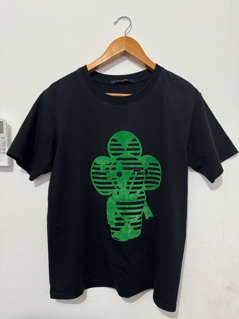 Louis Vuitton Tee (Category: Shirts) located in Calamba. Submitted by anythingeverything20 (Listing ID 1370563639, Image 3). Description: NGA. Size S on tag mens size Can fit up to Large womens.