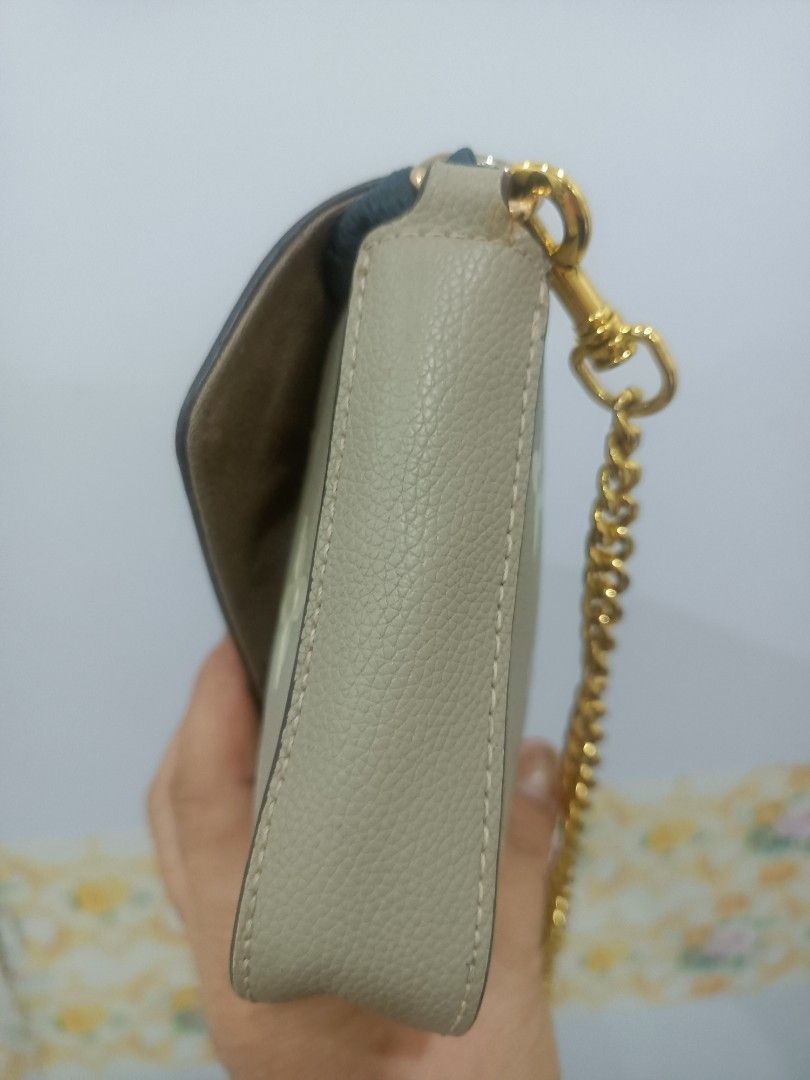 Lovis Vuitton felicie pochette (Category: Luxury Bags & Wallets) located in Davao. Submitted by analiedazo07211 (Listing ID 1370501811, Image 3). Description: lv pochette pm sa complete details ready to ship.