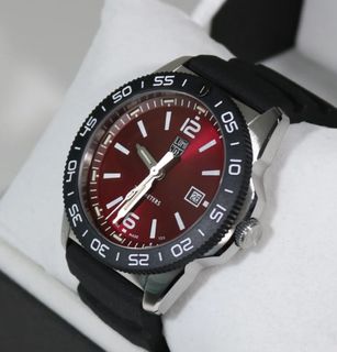 (Category: ) located in . Submitted by notorious_watches (Listing ID 1370600806, Image 1). Description: .