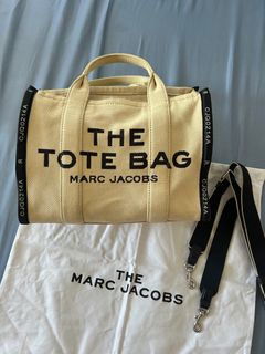 (Category: ) located in . Submitted by bituinpreloved (Listing ID 1370478039, Image 1). Description: .