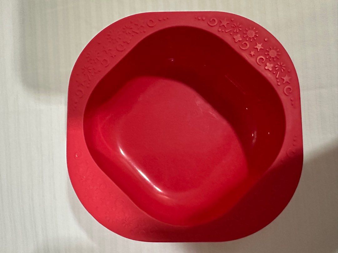 Marcus & Marcus Suction Bowl (Category: Weaning & Toddler Feeding) located in Quezon City. Submitted by skbmom (Listing ID 1370583853, Image 2). Description: Marcus & Marcus Suction Bowl Age 12m+.